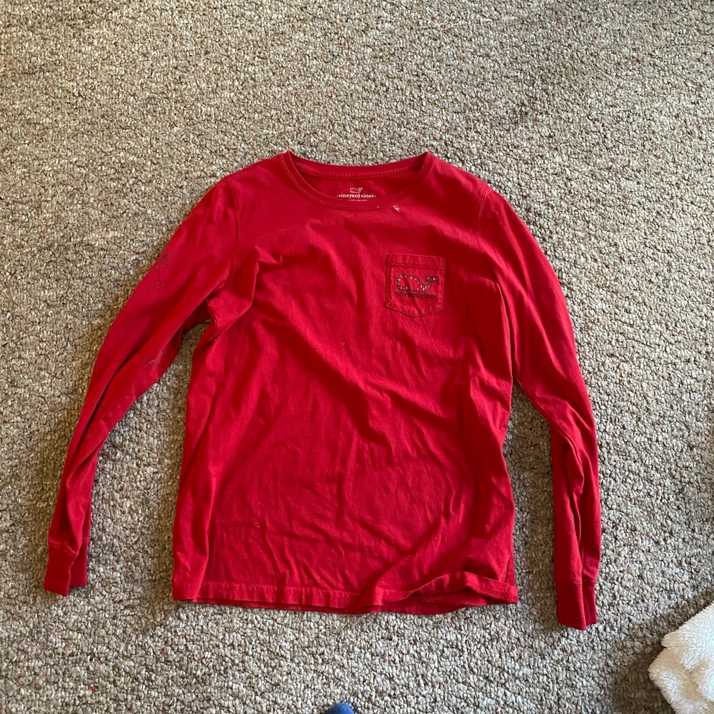 CUTE RED CHRISTMAS VINEYARD VINE LONG SLEEVE!